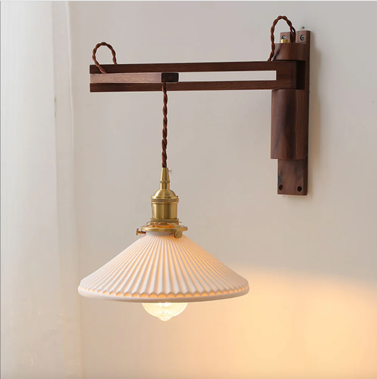 Asne – Adjustable Wood Wall Light