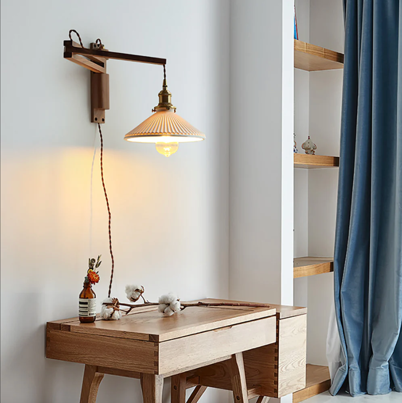 Asne – Adjustable Wood Wall Light