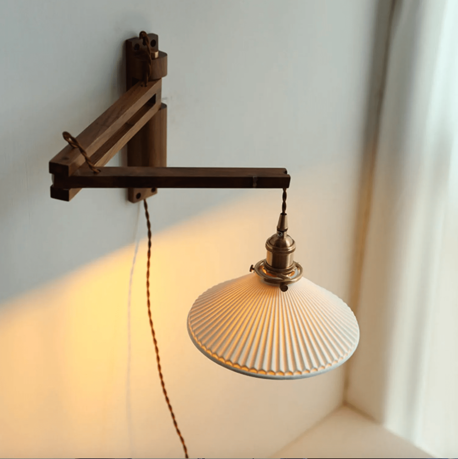 Asne – Adjustable Wood Wall Light - Grella Boutique