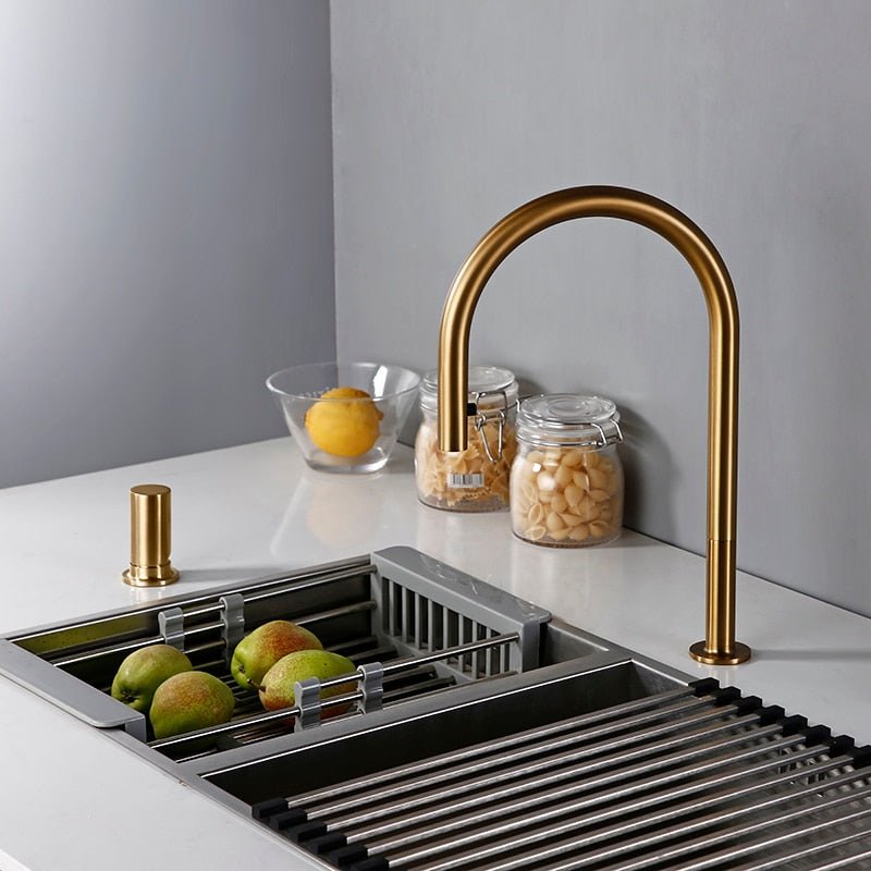 Snara - Modern Kitchen Faucet with Sprayer - Grella Boutique